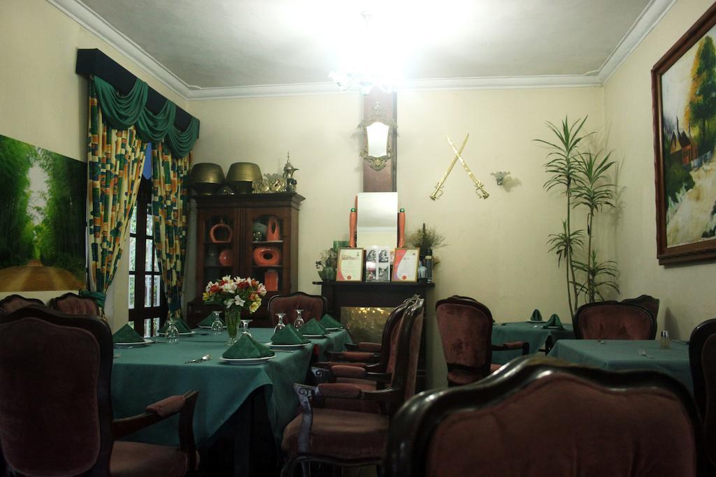 Colling Wood Hotel Нувара Елия Екстериор снимка